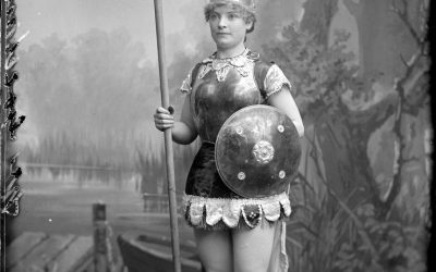 Tietokirjan sankarit ja pahikset